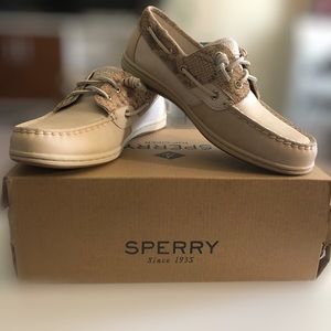SPERRY size 9M. Oat color Loafers. Ladies classics